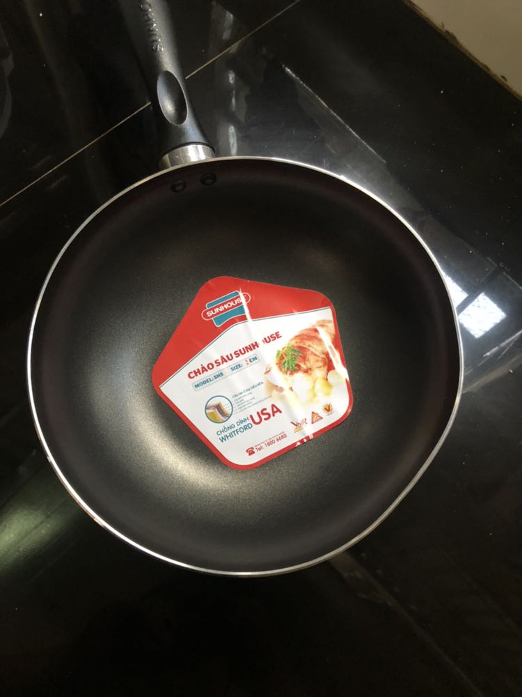 Chảo bị méo k biết do vận chuyển hay gửi mẫu lỗi? Thủ tục đổi rườm rà