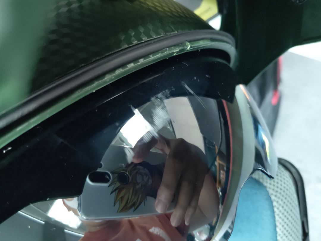 vừa nhận hàng, mở ra thì kính trong đã trầy, ốc vít thì rỉ sét, quá thất vọng.
update: đã nhận hàng đổi trả của shop, tuy hàng đổi vẫn bị xước kính trong 1 ít nhưng vẫn đánh giá cao thái độ của shop. Thanks.