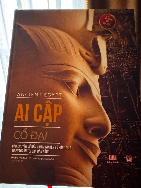 Một quyển sách rất thú vị và có ích cho chuyến du lịch Ai Cập sắp tới của tôi. Sách đẹp, giấy in in tốt.