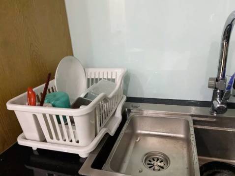 Cái kệ chất lượng cực kỳ,Nhựa cứng cáp, đẹp, ko trầy xước / chuẩn hàng công ty, shop tư vấn nhiệt tình, giao hàng siêu nhanh