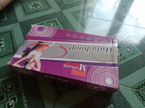 Hàng như hình, dễ lắp ráp, những cục tròn tròn bóp vào mềm nhưng khi lắc sẽ hơi đau khi lần đầu sử dụng. Nên mặc quần cạp cao dày dày, hoặc quần đùi áo thun phủ qua để ko đau. Ổn trong tầm giá.