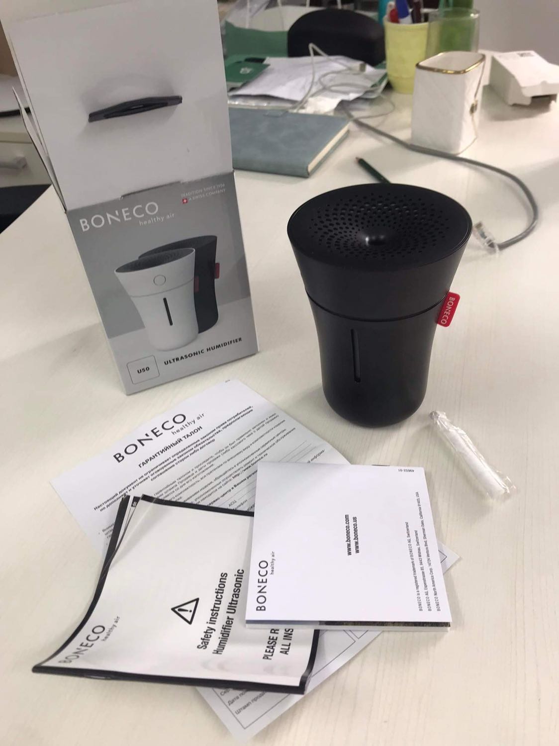 Nhận hàng đầy đủ giấy tờ kèm theo sản phẩm. Thấy đồng nghiệp mua dùng ok nên mk mua theo các bạn ợ hihi. Dân văn phòng nên mua vì ngồi điều hòa khô da lắm Nhận hàng đầy đủ giấy tờ kèm theo sản phẩm. Thấy đồng nghiệp mua dùng ok nên mk mua theo các bạn ợ hihi. Dân văn phòng nên mua vì ngồi điều hòa khô da lắm