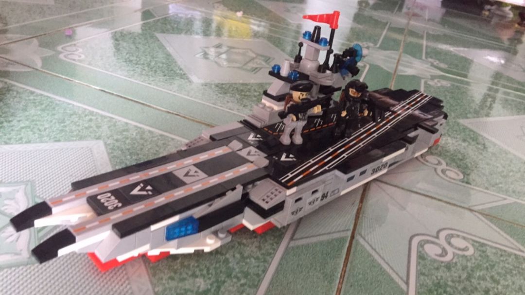 tôi ko hài lòng với sp. vì ko hề có chi tiết lắp ráp nguoi may như trong hình ảnh tôi chọn mua sản phẩm.