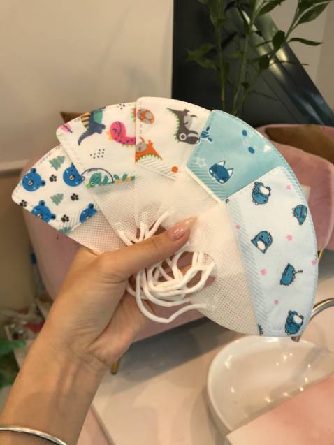 Đã mua khẩu trang của shop rất nhiều lần. Màu sắc dễ thương, ko bị xù lông, ko quá dày gây khó thở