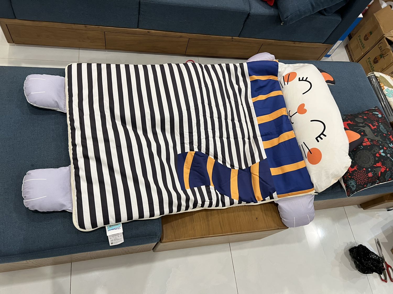 Hàng chất lượng, tuy nhiên hơi nhỏ với bé tiểu học đang học lớp 1. Phụ huynh nên xem kỹ thông số sản phẩm.