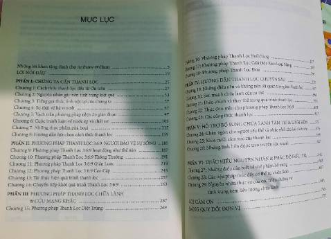 Đây là quyển sách viết về cách thanh lọc, nâng cấp sức khỏe bản thân một cách toàn diện, có hệ thống nhất từ trước đến nay mình từng đọc. Giúp mình hiểu rõ hơn cơ thể của bản thân để duy trì sức khỏe tốt hơn!