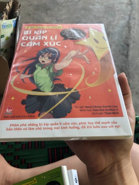 Sách bọc cẩn thận, sạch đẹp