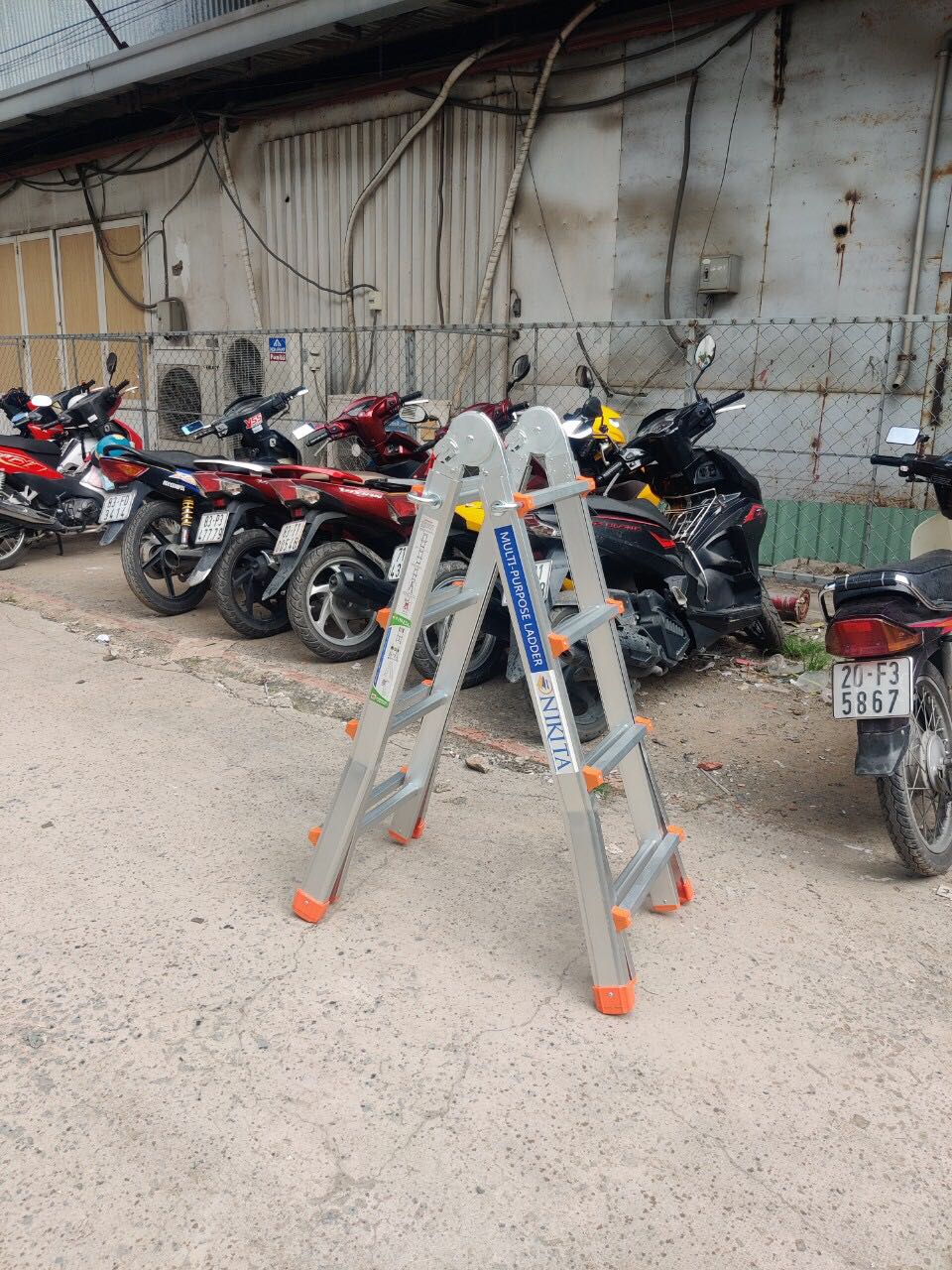 Thang chắc chắn, đóng gói cẩn thận, shiper vui vẽ nhiệt tình, oke cho shop 5 sao. Lần sau lại ủng hộ.