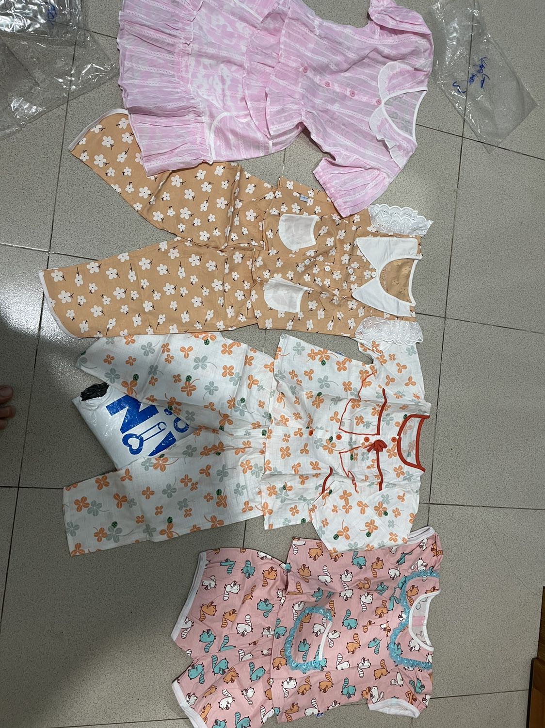 Sản phẩm đẹp, vải mát, dày dặn