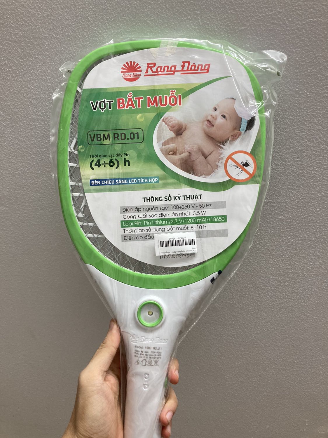 Mùa dịch mà giao siêu nhanh!
Vợt cầm chắc tay, dùng thấy nổ lớn khi trúng muỗi. Pin 1200mah hơi ít nhưng phù hợp tầm giá. Hàng chính hãng Việt Nam nên an tâm hơn mua hàng tàu khựa.
Bao bọc gói kỹ. Rất hài lòng.
Dùng một thời gian sẽ cập nhật đánh giá sau!