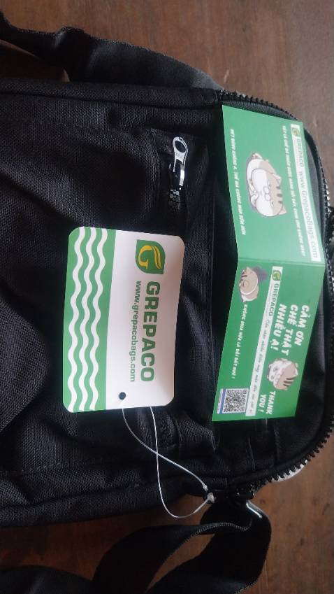 Túi quá đẹp, đường may chắc chắn, túi nhỏ mà tận 5 ngăn. Giá cả quá phẳi chăng luôn, giao hàng cực nhanh