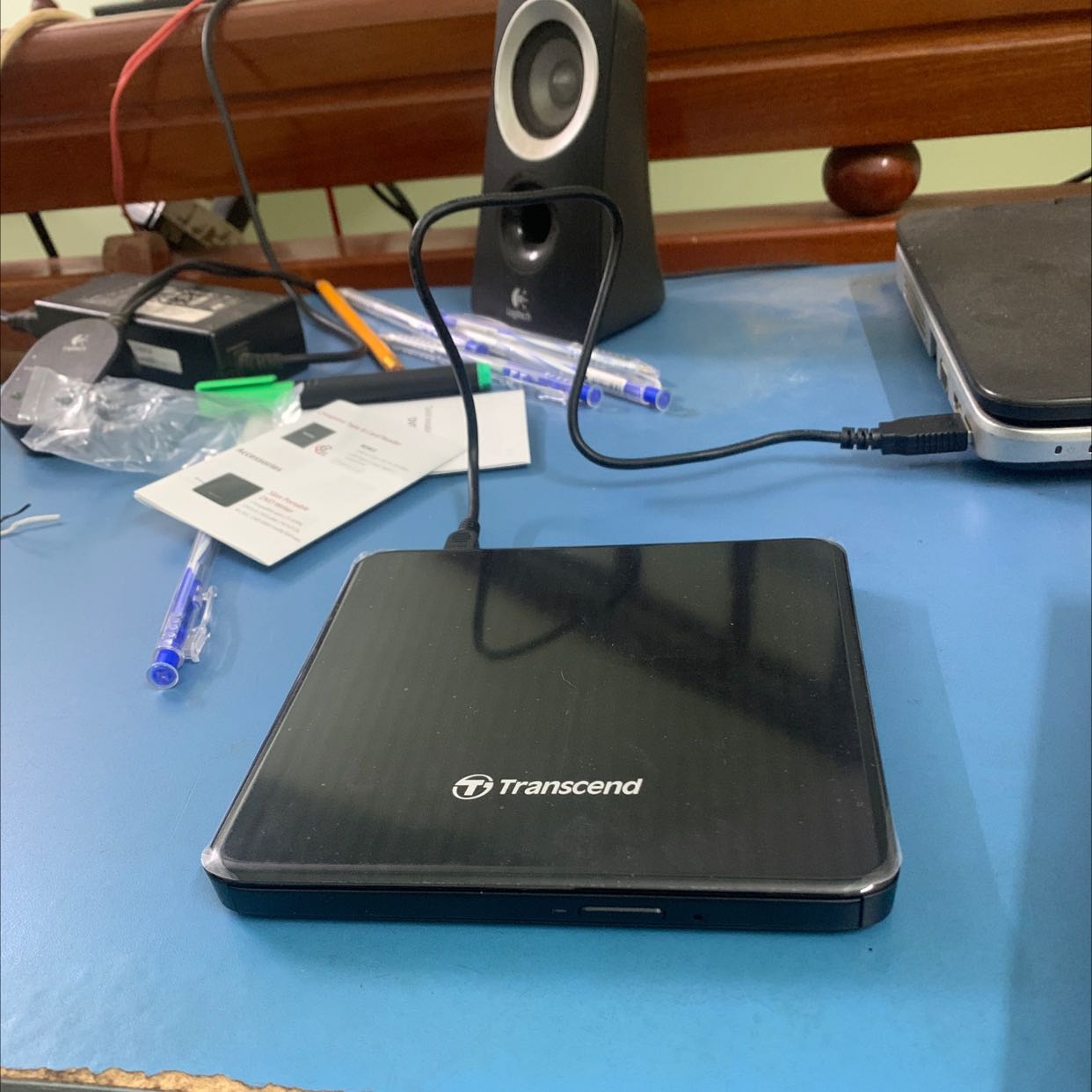 Sản phẩm như mong đợi. Mình mua để cài lại win bằng đĩa thì được , tuy nhiên khi cho đĩa phim DVD vào xem thì đa số là chạy không nổi, chỉ 1,2 đĩa là chạy được những cũng hay bị trơ