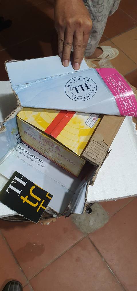 Mình đặt 2 cái mà giao 1 cái, người nhà nhận dùm về khui ra mới biết, có quay clip