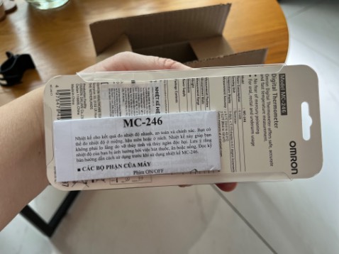 Nhiệt kế Omron chất lượng đảm bảo và đóng gói cẩn thận, giao đúng hẹn.