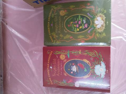 Truyện in đẹp, bìa cứng. Mình mua tặng cháu rất đáng đồng tiền.