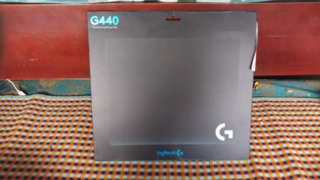 Đã nhận hàng, có vẻ tốt, đóng gói cẩn thận. Tuy nhiên logo lại màu trắng chứ không xanh như quảng cáo? Thích và mua sp này 1 phần vì logo màu xanh, ko hiểu sao hàng nhận đc lại là logo trắng?