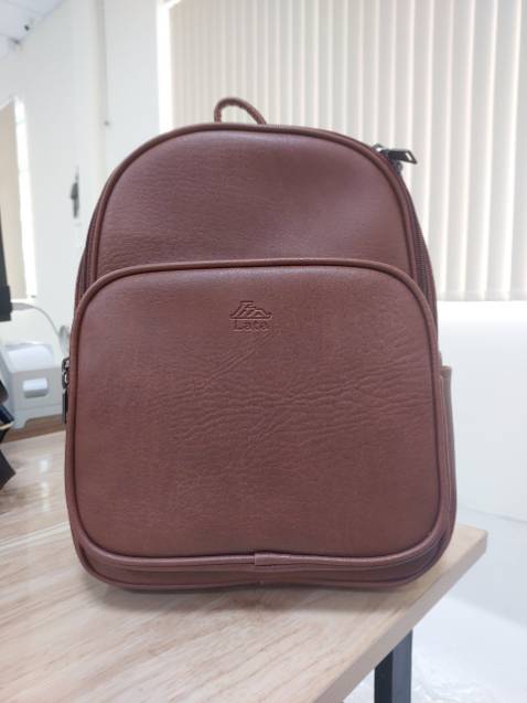 Kiểu dáng thiết kế rất đẹp . Chất liệu da tốt và giá cả phải chăng ...luôn ủng hộ shop