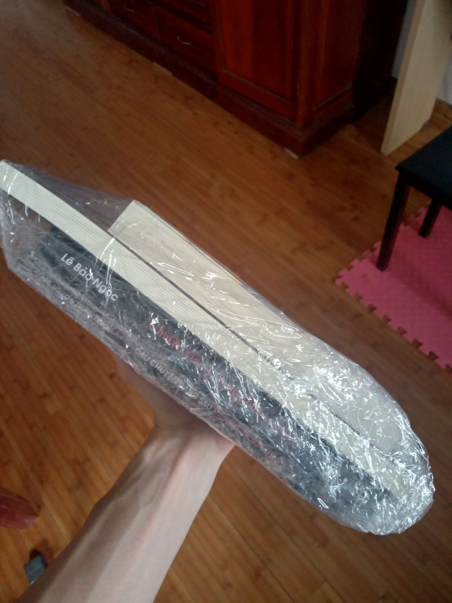 Đóng gói cẩn thận, phải cái ko hiểu sao shop ghi là đc đồng kiểm mà shipper lại bảo là ko đc kiểm tra hàng?