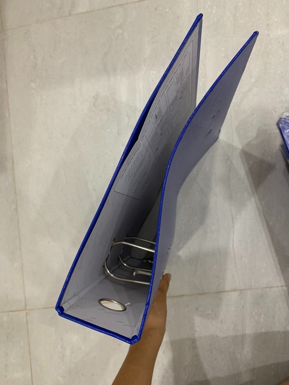 Cần đổi lại san phẩm khác vì bị trầy, móp méo không sư dụng được