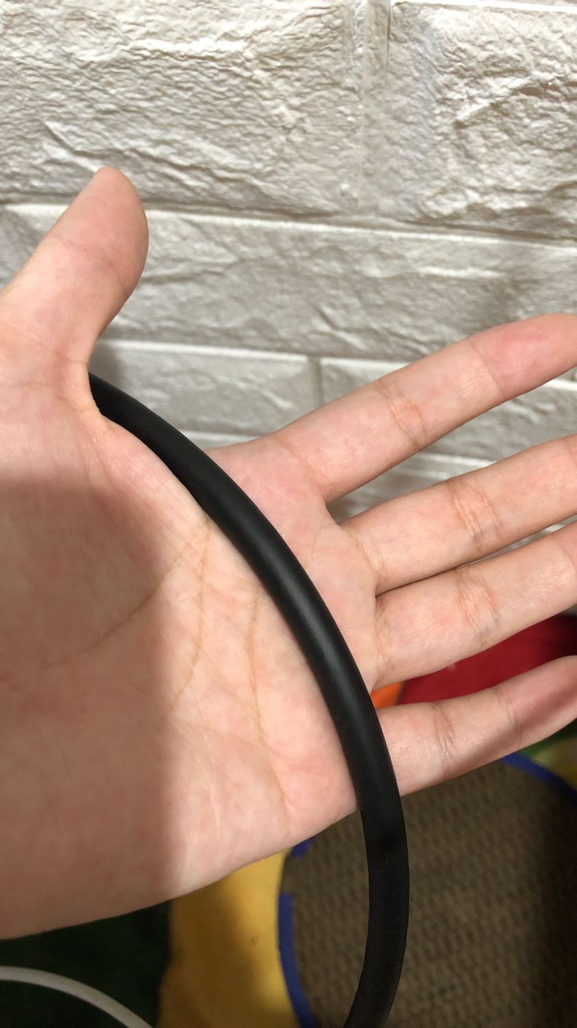 Dây cứng cáp, ok nhưng mình quên mất có tiêu chí hd 4k đồ nữa nên hình như mua loại này kết nối tv hình như chất lượng hình ảnh vẫn chưa nét lắm