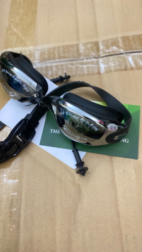 Mình nhận đc hàng r, sp y như quảng luôn ưng hết cả mình 
Tiki giao hàng thì siêu nhanh mới sáng htrc đặt hsau đã nhận đc hàng r. Đã v a ship còn nhiệt tình hỏi thăm cả sức khoẻ nhà mình chứ 🤣
Nhắn tin cho shop để hỏi về sp thì sp tư vấn quá nhiệt tình, nên mua nha cả nhà 🥳