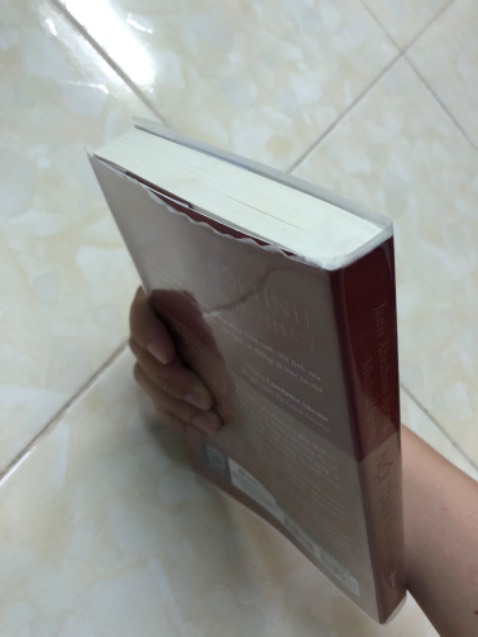 mua gói bọc Bookcare mà nhìn bọc thấy chán thiệt, mặt sau không khít, đường cắt cẩu thả, mặt sau bị đùn, thất vọng với cái Bookcare này