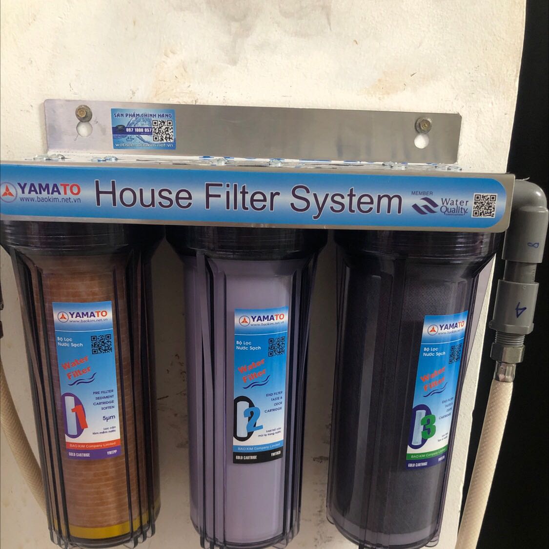 Sản phẩm như hình!!! 
Kiện hàng được gói cẩn thận!
Sản phẩm chắc chắn- thẩm mỹ- dễ quan sát để kịp thời thay lõi
Độ lọc khá tốt
Dễ lắp ráp