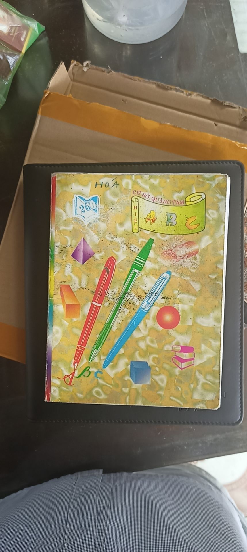 Mình mơi nhận được hôm nay. nhận sớm trước 9 ngày theo lịch hẹn. Nhỏ gọn, đẹp, dễ sử dụng.
Độ bền thì chờ thời gian đã nhé.😍😍😍😍