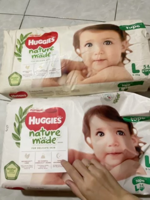 Hàng quá cũ từ 2022 bao bì bị ngà màu hết mọi ng mua nên để ý nha mình phải xé ra kiểm ra chất lượng bim không như mẫu bé đang dùng sẽ không ủng hộ nữa
Bì bé đang sài dở khác hẵn mua hơn 2trăm cành k đáng gì mà chất lượng tệ quá