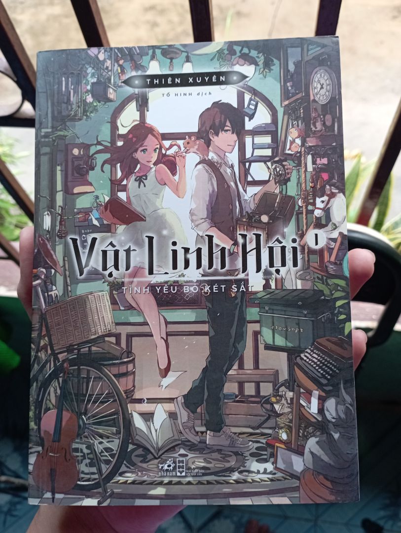 Mình mua được lúc Nhã Nam sale còn 18k nêm rất ưng ý, sách rất đẹp, poster gập siêu lung linh. Cảm ơn Tiki rất nhiều