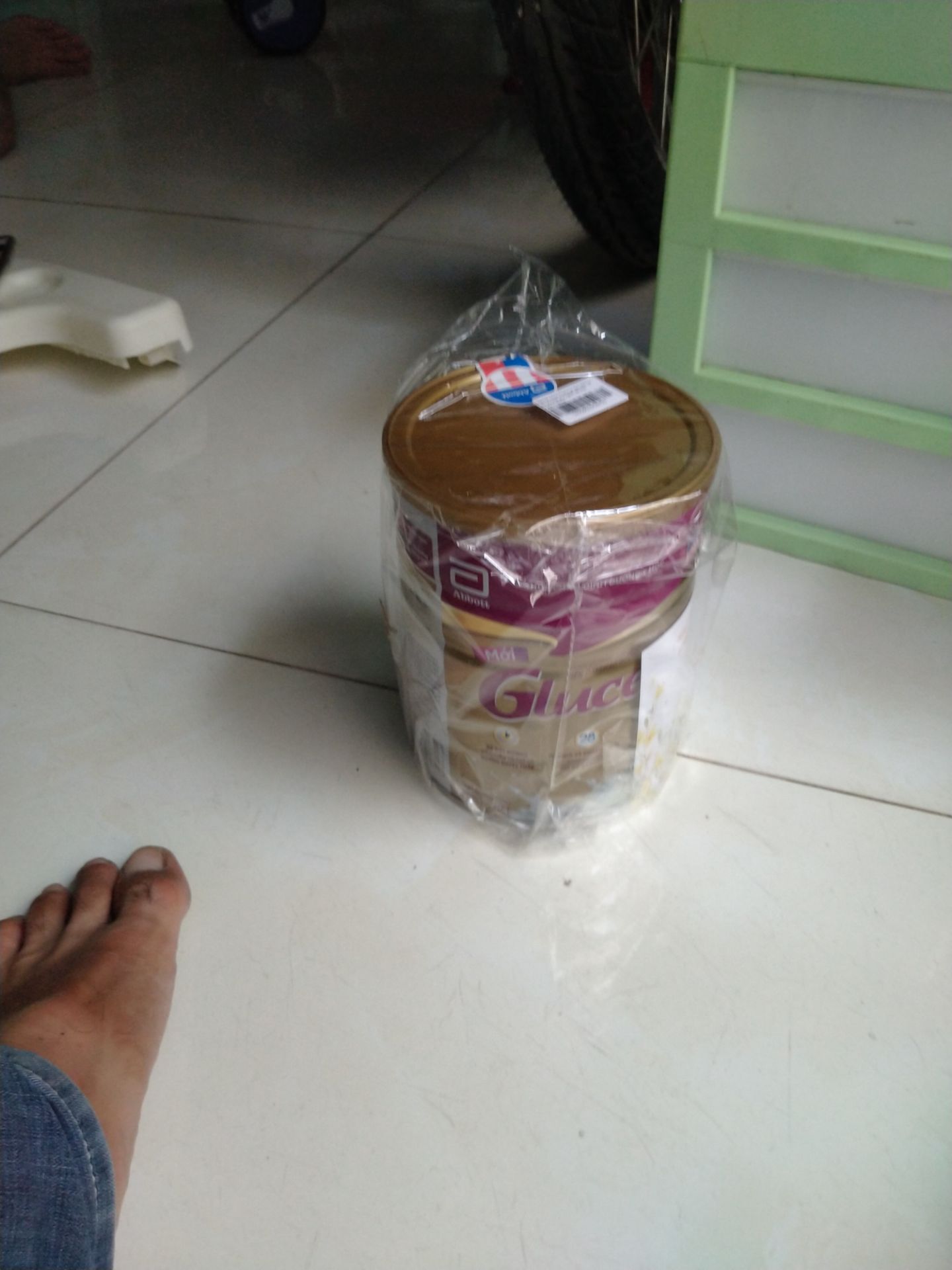 hàng chuẩn chính hãng . đóng gói cẩn thận . date còn rất xa yên tâm khi khi mua sữa shop này