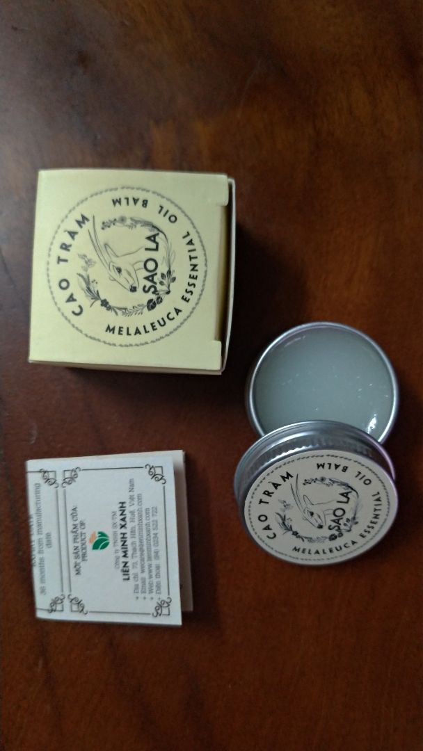 Mùi tinh dầu rất thơm, hộp đóng gói đẹp, có cả  hướng dẫn sử dụng và thành phần rõ ràng. Nhóc của nhà mình dùng thử rất thích. Sẽ tiếp tục ủng hộ shop!