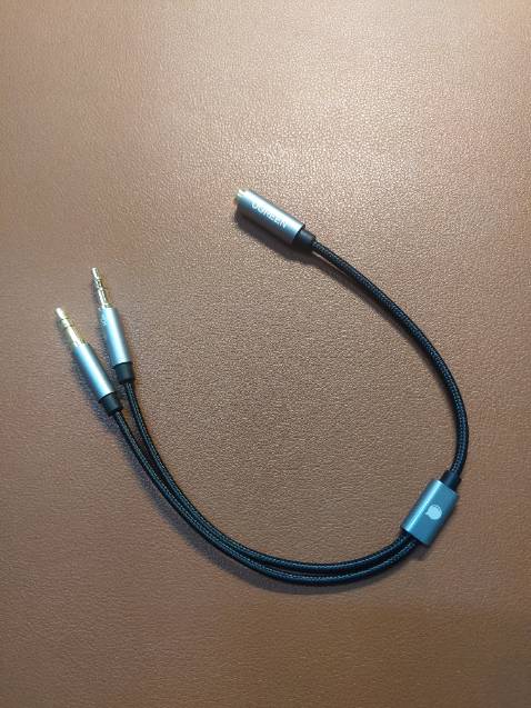 Sử dụng được cho tai nghe Sony MDR-ZX310. Âm thanh tốt, nghe rõ, không bị rè. Thoại ok, nhưng ko giữ được chức năng giảm tiếng ồn của mic Sony. Hài lòng và đáng tiền.