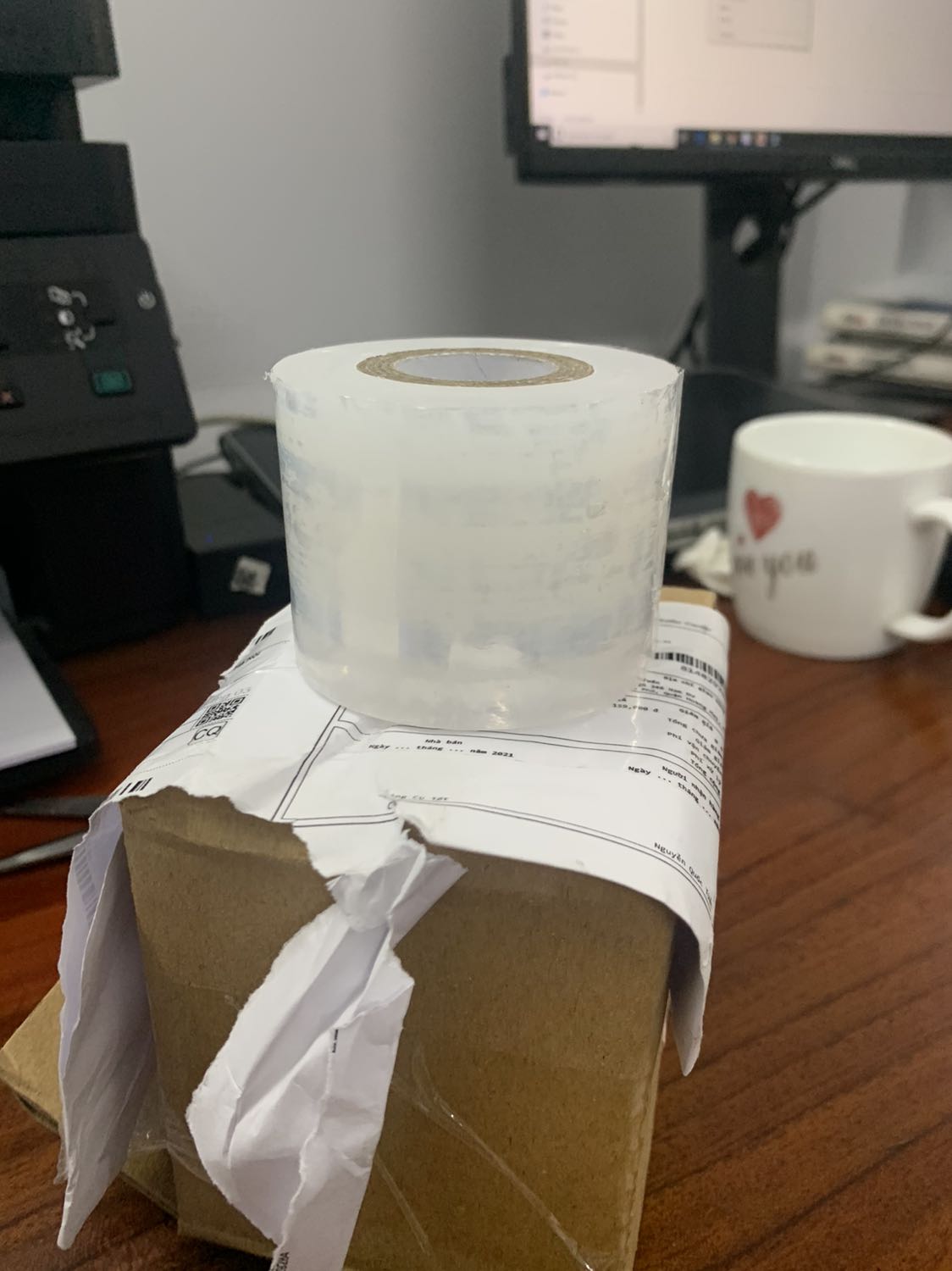 Vô cùng mất uy tín, đặt dụng cụ vặn ống nước nhận được quận băng dính.