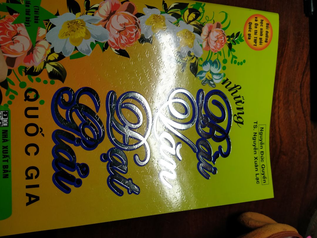 sách rất hay, hữu dụng cho các kỳ thi thpt! Mình trước mỗi kỳ thi đều lấy sách ra đọc để cảm nhận và trau dồi từ ngữ.
Đóng gói bao bì rất đẹp! Nói chung là ưng cái bụng!