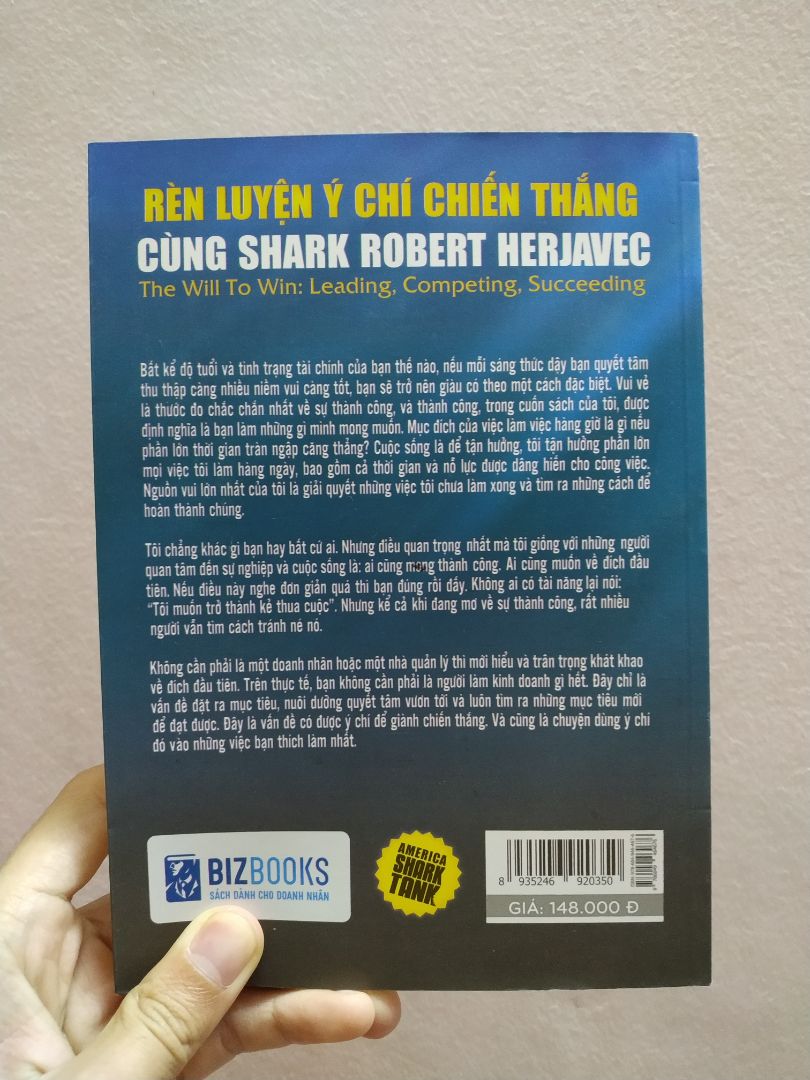 " Cuộc sống là để tận hưởng, tôi tận hưởng phần lớn mọi việc tôi làm hàng ngày, bao gồm cả thời gian và nỗ lực dâng hiến cho công việc" Sơ sơ qua cho các bạn câu hay này trong sách :v. Mua về và nghiền ngẫm nhé- hay đó!. Dịch vụ Tiki tuyệt vời nhá 5 sao. Sách mới, giá rẻ, giao hàng siêu nhanh. Mở mắt cái đã thấy anh ship gọi rồi. Đặc biệt anh phải giao cho mình 2 lần ( vì mình không nghe máy) nhưng anh vẫn rất vui vẻ, nhiệt tình. Cảm ơn anh, cảm ơn tiki.