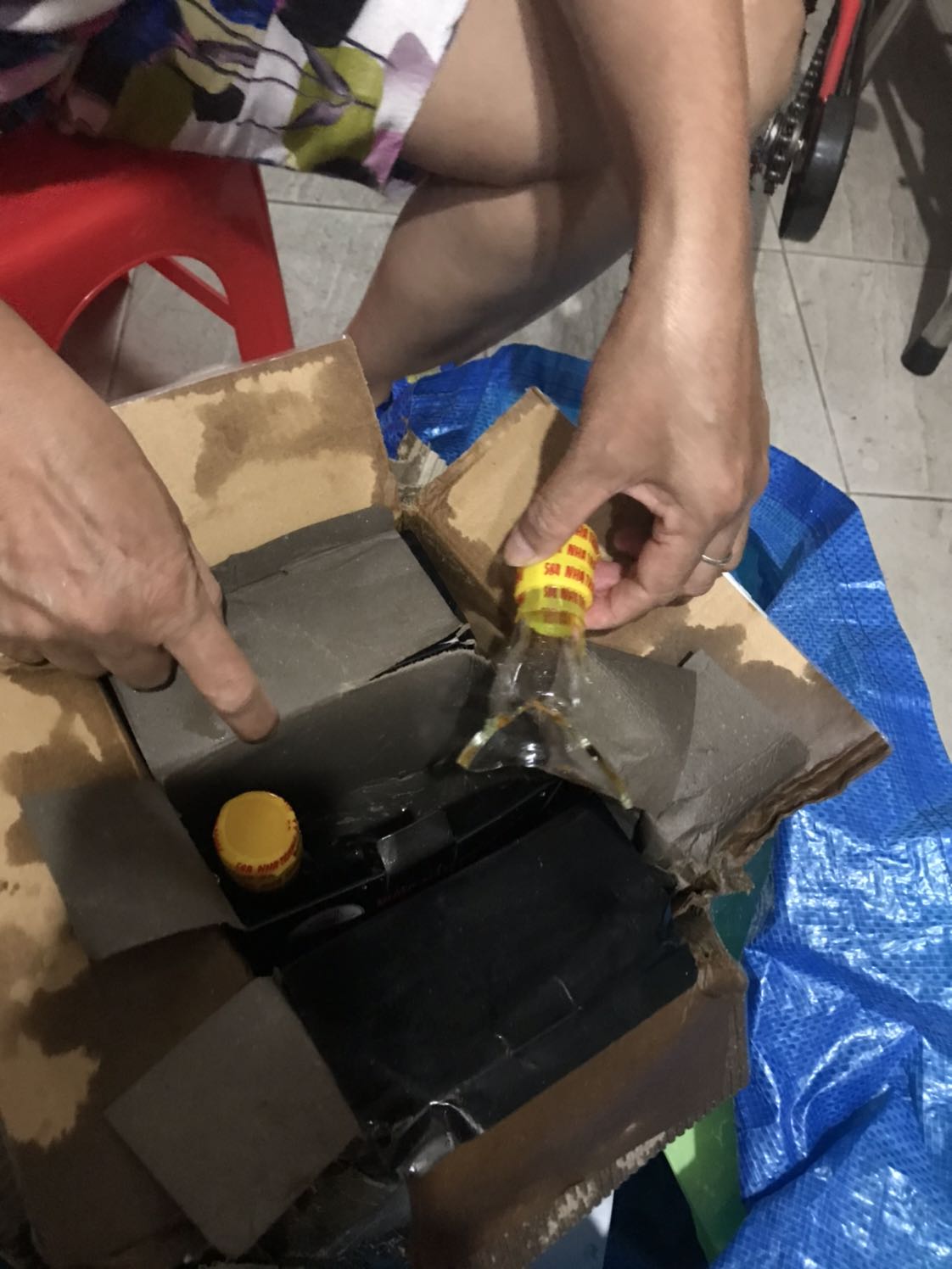 Nước mắm chai thuỷ tinh bể tan tành!
Quá tệ, hôi kinh khủng Nước mắm chai thuỷ tinh bể tan tành!
Quá tệ, hôi kinh khủng