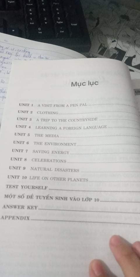 giao hàng nhanh nhưng sách này mục lục các phần thì ko phải là sách mới mà là phần của sách cũ về bọc hàng thì sách bọc sách ko bọc nên mình chưa ưng lắm nói chung thì cụng tạm thôi
