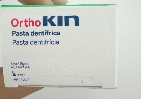 Mua cho bé nhà mình đang niềng răng. Vị kem rất thơm. Date xa lắc. Mua lần 4 tuýp dùng dần, đc tặng chai nước súc miệng mini cùng hãng so cute