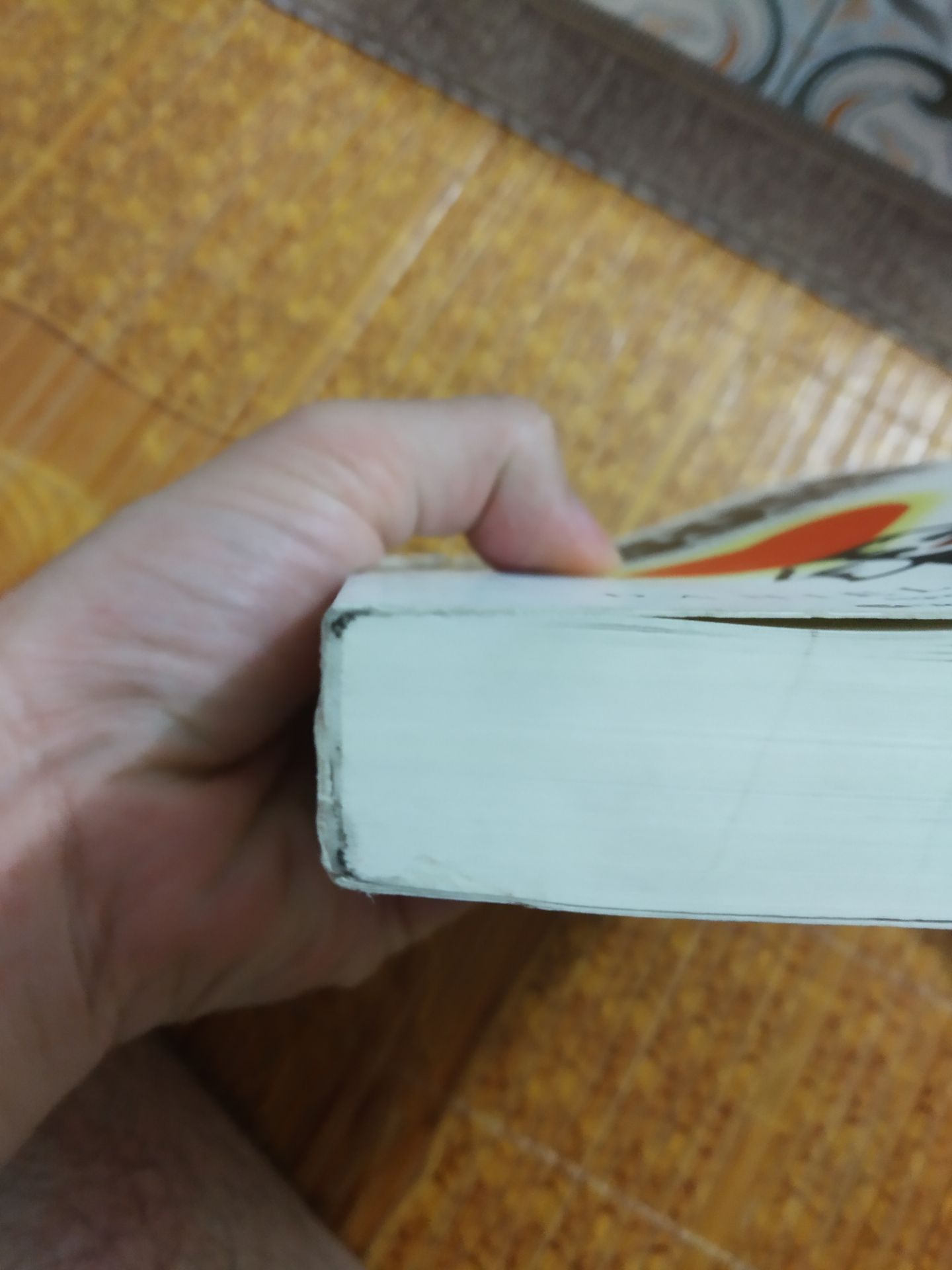 mua mấy lần bị rồi nhưng lần này mới review. càng ngày càng thất vọng. nếu không bận quá thì ra Nhã Nam mua cho lành.