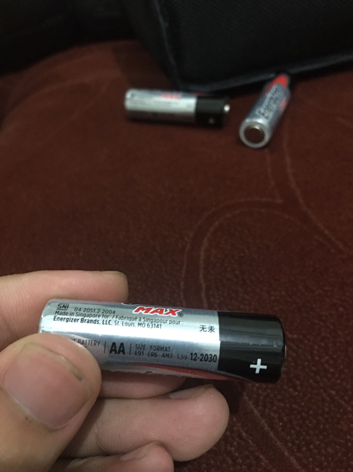 Có vẻ như Mã sản phẩm trên web và mã sản phẩm mình nhận không khớp nhau. Ngoài ra, như shop có trả lời câu hỏi của khách cũng như có ghi rằng sản phẩm có khả năng sạc lại nhưng trên bao bì pin mình thấy ghi Do not Recharge Có vẻ như Mã sản phẩm trên web và mã sản phẩm mình nhận không khớp nhau. Ngoài ra, như shop có trả lời câu hỏi của khách cũng như có ghi rằng sản phẩm có khả năng sạc lại nhưng trên bao bì pin mình thấy ghi Do not Recharge