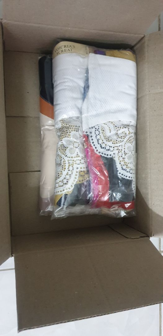 Sản phẩm chất lượng, đẹp, đóng gói chắc chắn, có thêm quà tặng dễ thương lắm nha, sẽ ủng hộ tiếp nè