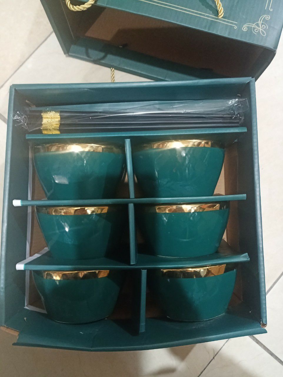 Bát đep. màu xanh sang xịn. Hang loại 1 nên rất yên tâm, Shop giao hàng nhanh, chất lượng tốt Bát đep. màu xanh sang xịn. Hang loại 1 nên rất yên tâm, Shop giao hàng nhanh, chất lượng tốt