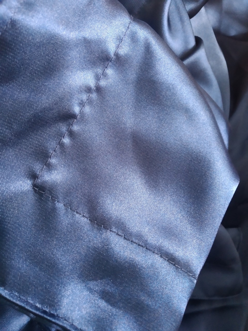 Không có gì phải chê, lụa mịn nằm mát rất thích, đường chỉ may kỹ và đẹp. Sẽ tiếp tục ủng hộ shop. Đáng tiền mọi người nên mua nhé. Không có gì phải chê, lụa mịn nằm mát rất thích, đường chỉ may kỹ và đẹp. Sẽ tiếp tục ủng hộ shop. Đáng tiền mọi người nên mua nhé.