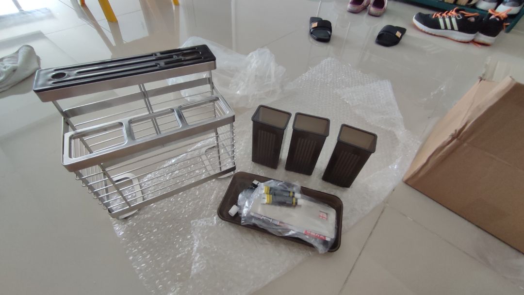 chất lượng tạm ổn. Độ hoàn thiện mức khá. Có 1 số vị trí inox bị xước. Đánh giá 5*, để cửa hàng hoàn thiện sp tốt hơn