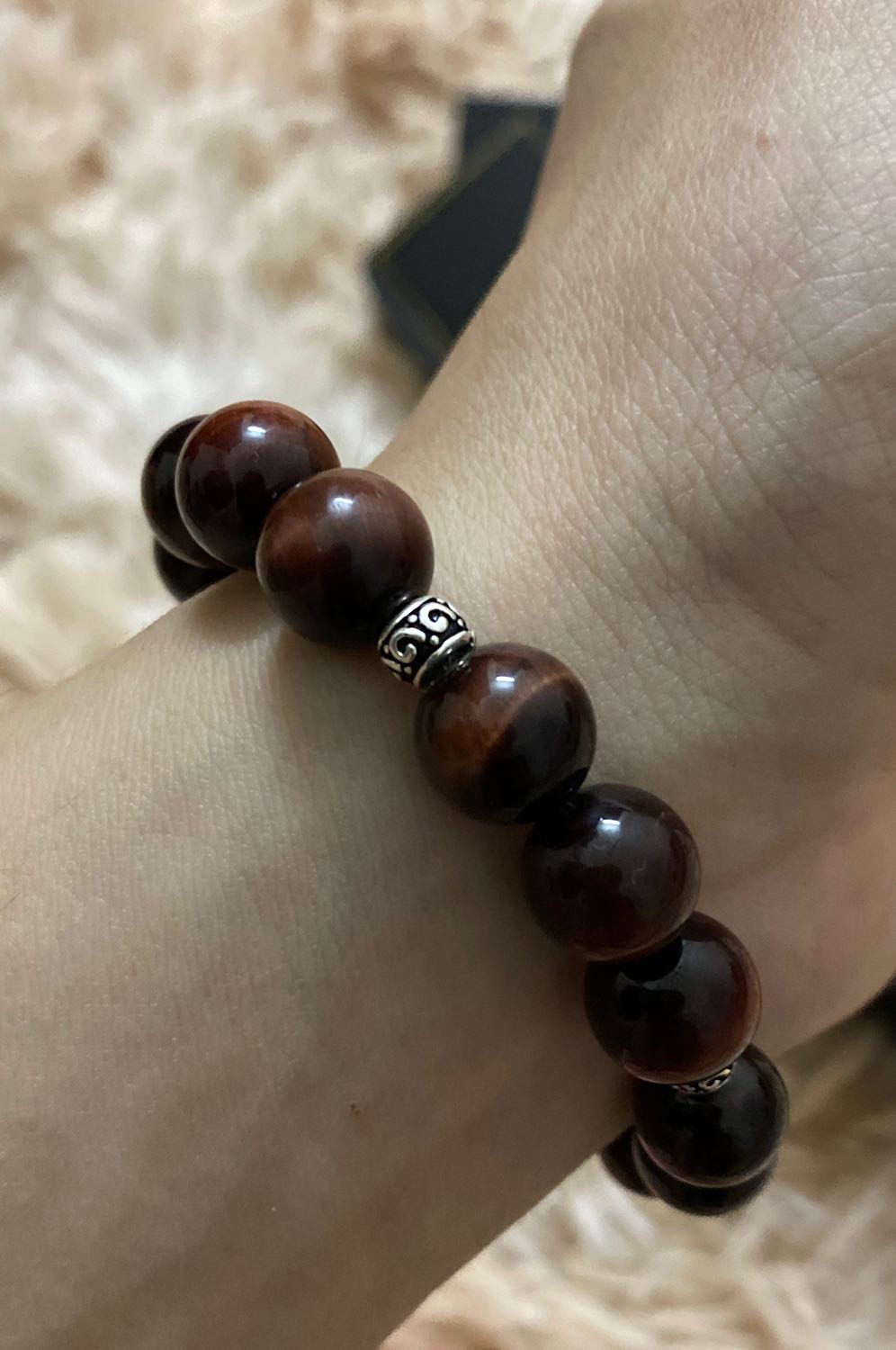 Vòng đẹp chuẩn màu. Phần bạc chắc phải sử dụng 1 thời gian mới đánh giá được