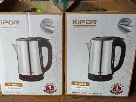 Shop đóng gói rất kĩ 2 lớp chống sốc khí lên nhận không ấm nào bị móp cả, ấm inox 304 chuẩn nhưng khá là mỏng đế cũng khá èo ợt. Mua giá sale 99k ấm lên chấp nhận được nắp ấm được bọc inox lên được cộng điểm