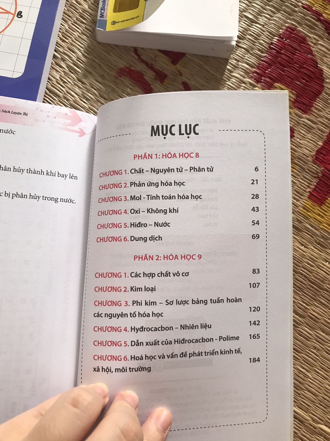 Sách ok. Tổng hợp đầy kiến thức, có bài tập mẫu và giải chi tiết nhg ko có bài tập kèm đâu ạ. Sách ok. Tổng hợp đầy kiến thức, có bài tập mẫu và giải chi tiết nhg ko có bài tập kèm đâu ạ.