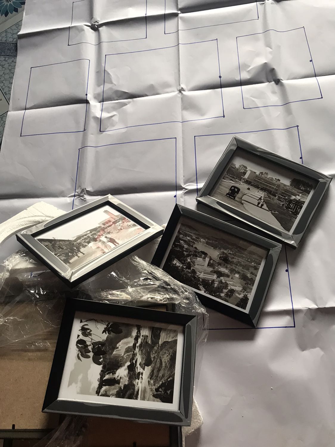 Gói cẩn thận, khung đẹp. Nói chung ưng cái bụng