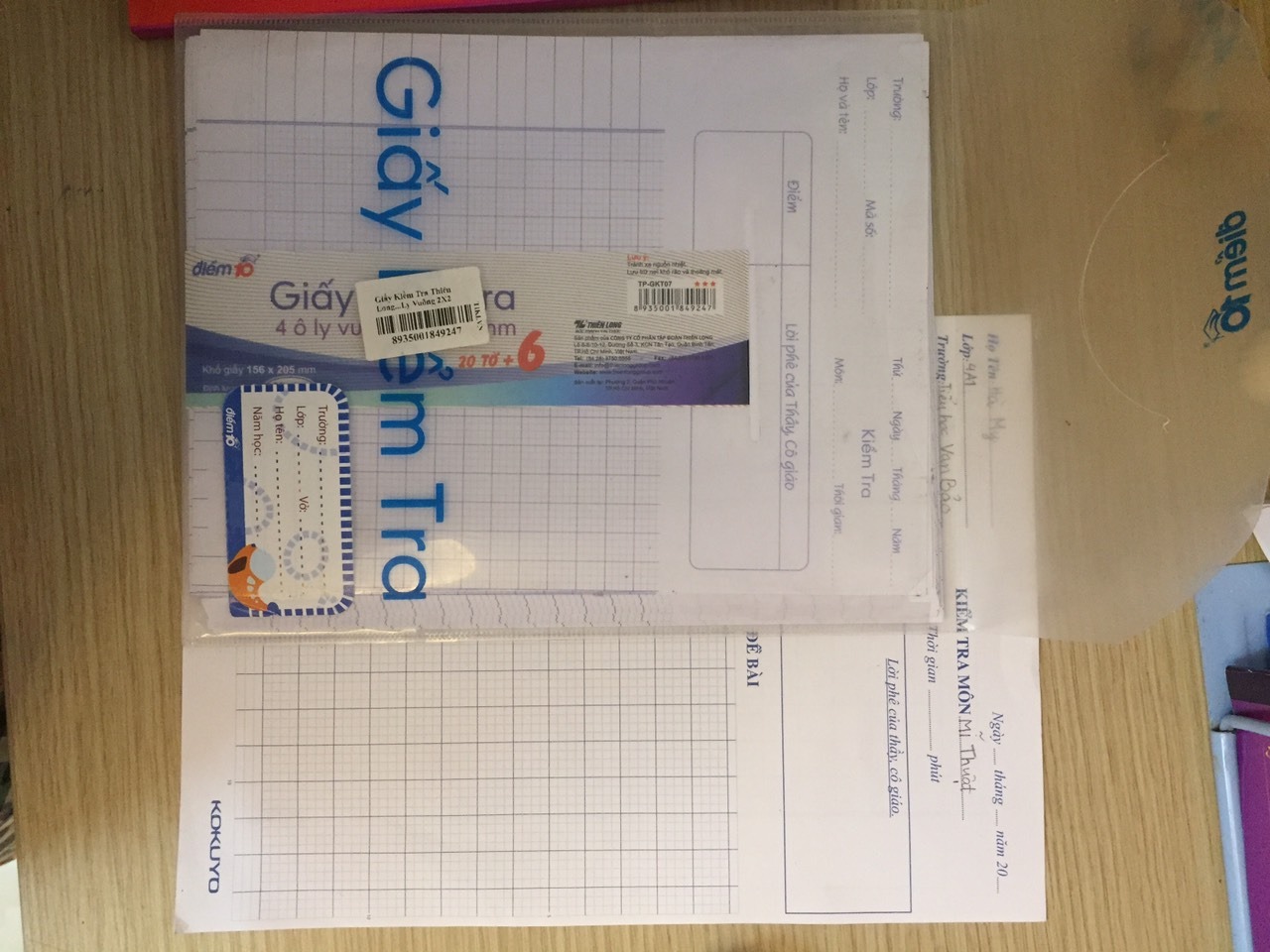Quá nhỏ so với giấy kiểm tra mình vẫn mua cho con.
Mọi người nên lưu ý trước khi mua. :( Mua 2 tập về giờ ko biết làm gì.
Có thể đổi sang sp khác không Tiki ơi?